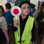 Chłopiec w stroju Strażnika Granicznego 