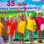 Dzieci grające na tamburynach.jpg