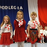 Dzieci z grupy Muchomorki na scenie