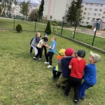 Chłopcy ciągną linę.JPG