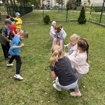 Dziewczynki ciągną linę.JPG